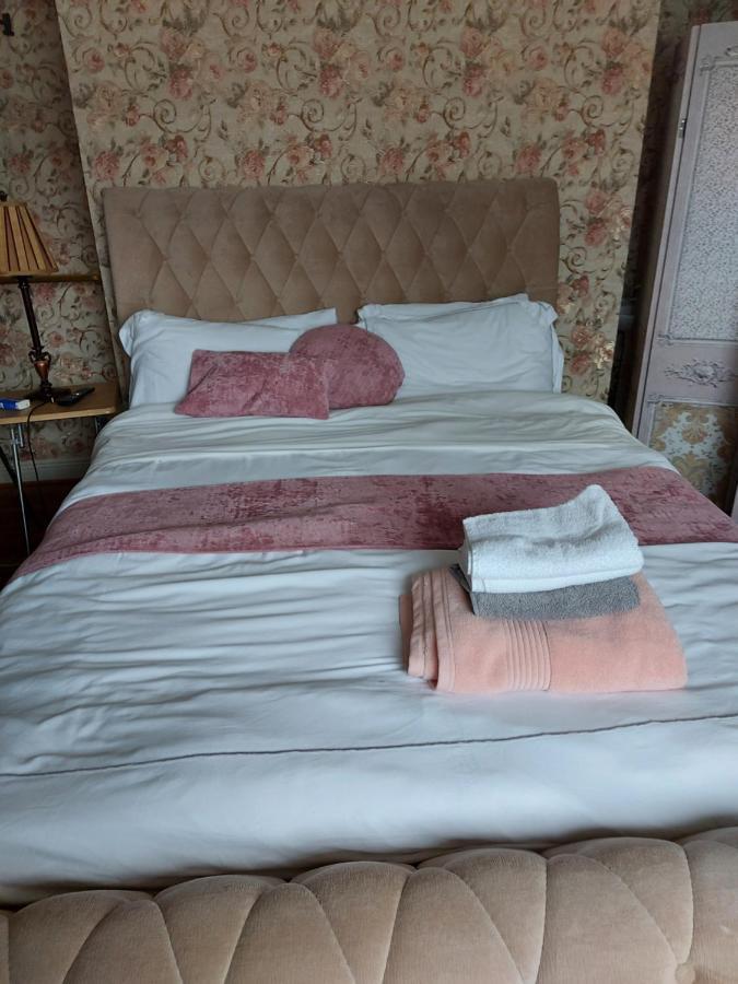 Luglass House Blueball Blue Ball Екстериор снимка
